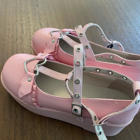 Pink Shoes - Picture 5 of 6